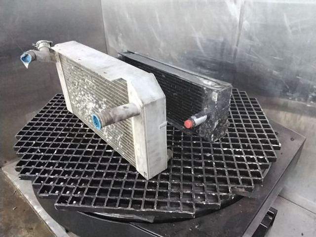 Liebherr L508 / L506 - Radiator: picture 1 Liebherr L508 / L506 - Radiator: picture 1