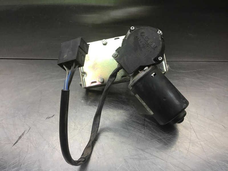 Liebherr L524 / L534 / L538 / L544 / L554 / L574 / L580 / L564 - Wiper: picture 1 Liebherr L524 / L534 / L538 / L544 / L554 / L574 / L580 / L564 - Wiper: picture 1