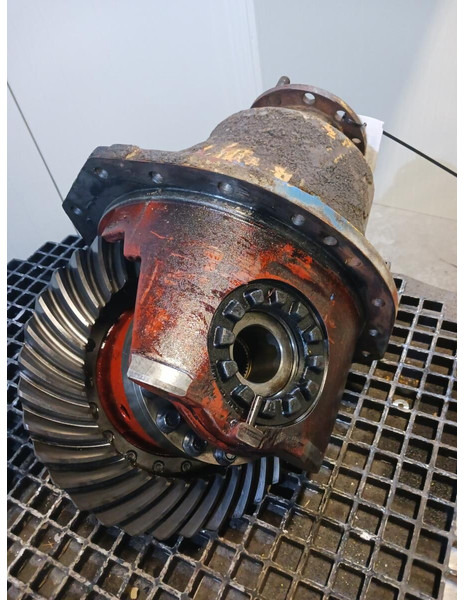Liebherr L551 - Differential gear: picture 1 Liebherr L551 - Differential gear: picture 1