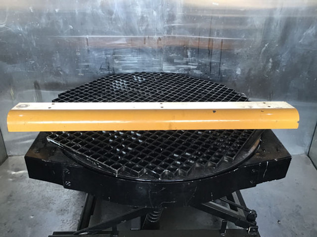 Liebherr LH 60 C / LH60 M - Bumper: picture 1 Liebherr LH 60 C / LH60 M - Bumper: picture 1