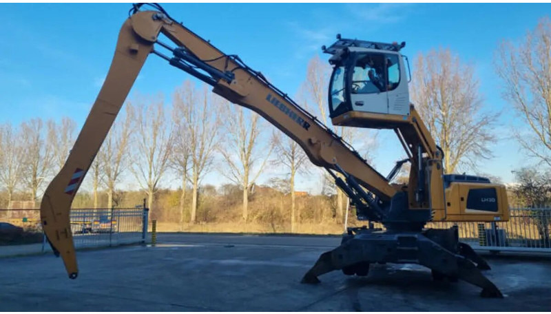 Liebherr LH30 M - Waste/ Industry handler: picture 2 Liebherr LH30 M - Waste/ Industry handler: picture 2