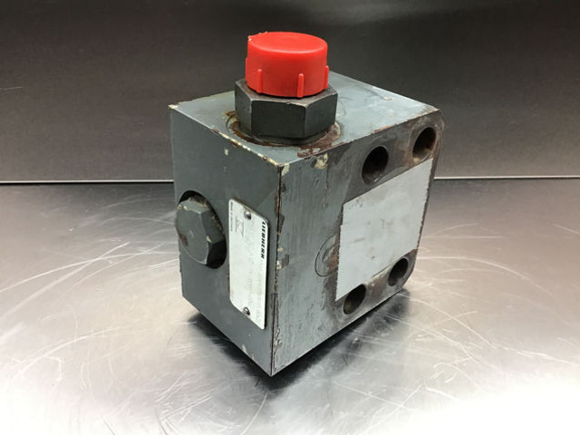 Liebherr Non Return Valve - Engine and parts: picture 1 Liebherr Non Return Valve - Engine and parts: picture 1