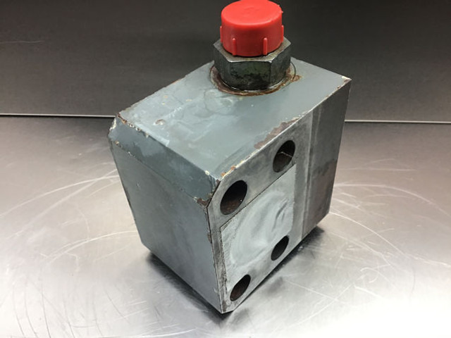 Liebherr Non Return Valve - Engine and parts: picture 2 Liebherr Non Return Valve - Engine and parts: picture 2