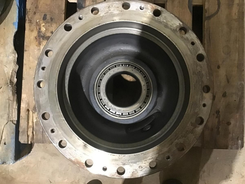 Liebherr Output Shaft Housing - Hub: picture 3 Liebherr Output Shaft Housing - Hub: picture 3