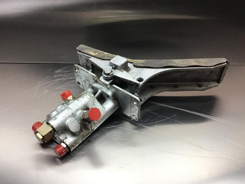 Liebherr Pilot Control Unit - Pedal: picture 2 Liebherr Pilot Control Unit - Pedal: picture 2