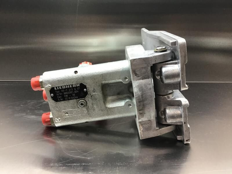 Liebherr Pilot Control Unit - Pedal: picture 3 Liebherr Pilot Control Unit - Pedal: picture 3