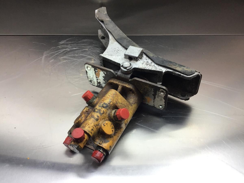 Liebherr Pilot Control Unit - Pedal: picture 2 Liebherr Pilot Control Unit - Pedal: picture 2