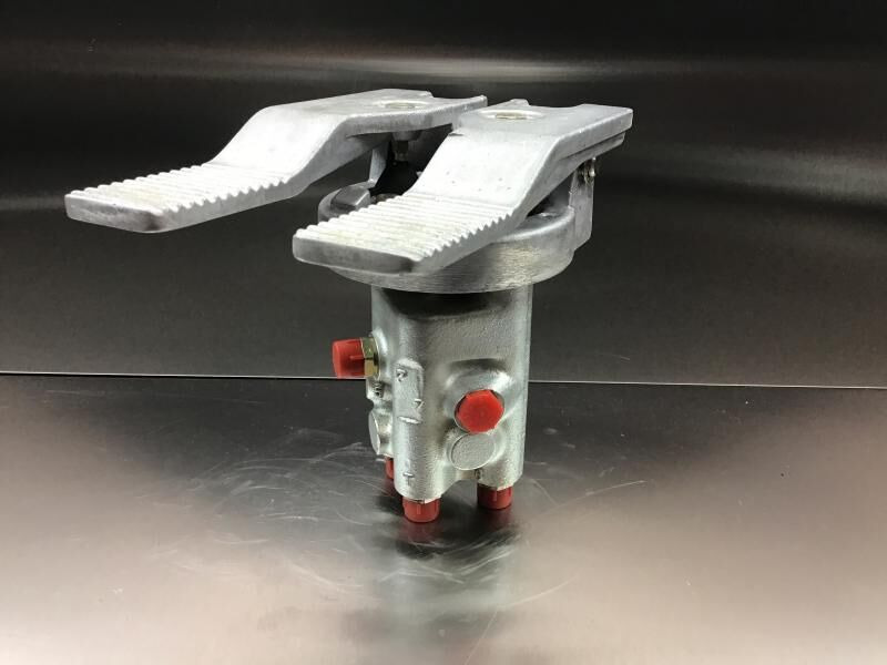 Liebherr Pilot Control Unit - Pedal: picture 1 Liebherr Pilot Control Unit - Pedal: picture 1