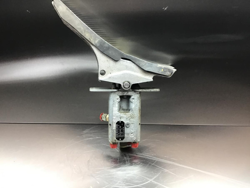 Liebherr Pilot Control Unit - Pedal: picture 1 Liebherr Pilot Control Unit - Pedal: picture 1