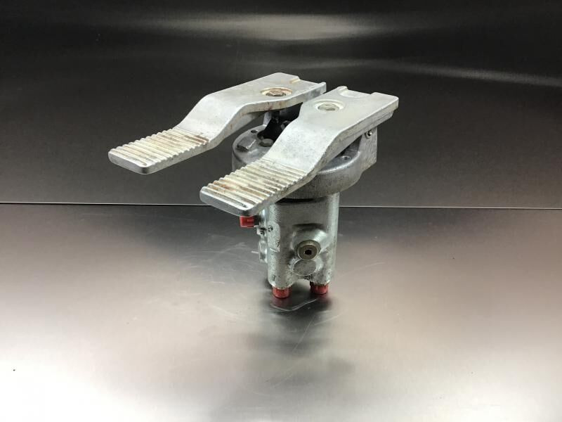 Liebherr Pilot Control Unit - Pedal: picture 1 Liebherr Pilot Control Unit - Pedal: picture 1