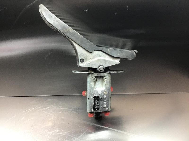 Liebherr Pilot Control Unit - Pedal: picture 1 Liebherr Pilot Control Unit - Pedal: picture 1