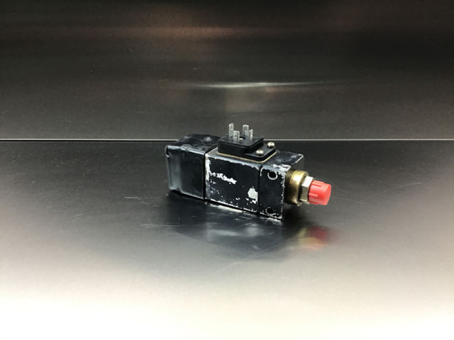 Liebherr Pressure Switch - Electrical system: picture 1 Liebherr Pressure Switch - Electrical system: picture 1