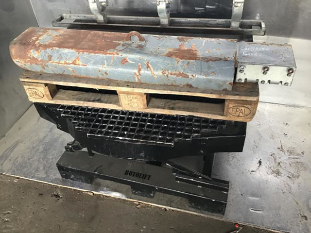 Liebherr Protection - Bumper: picture 4 Liebherr Protection - Bumper: picture 4