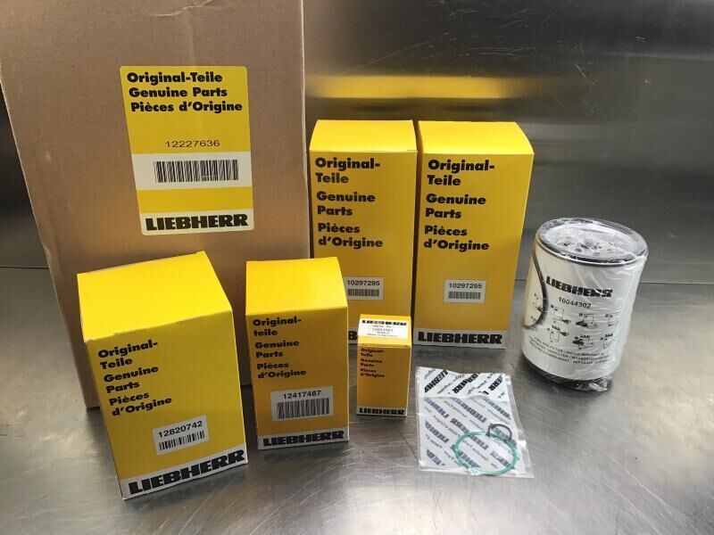 Liebherr R906/R906 ADVANCED/R906 C/R906 LC - Fuel filter: picture 1 Liebherr R906/R906 ADVANCED/R906 C/R906 LC - Fuel filter: picture 1