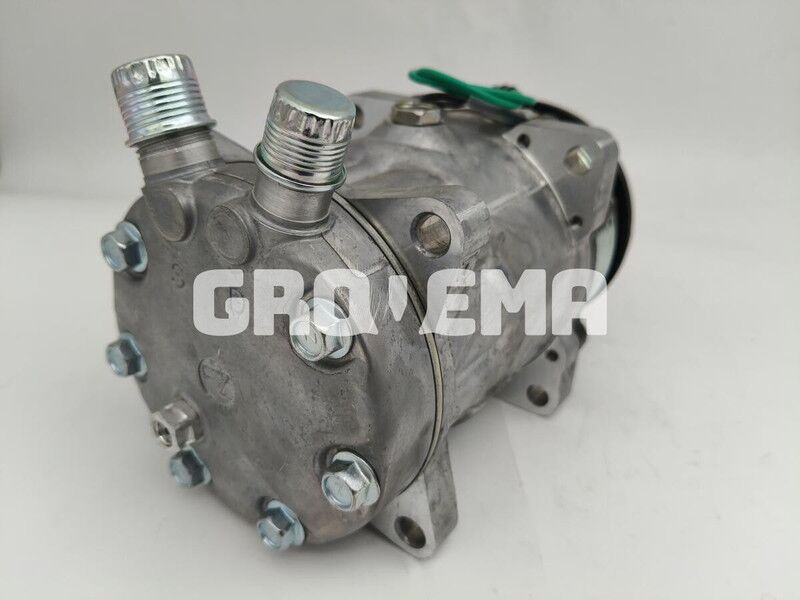 Liebherr R922 / R926 COMP / R926 K-LC / R922 Li - AC compressor: picture 3 Liebherr R922 / R926 COMP / R926 K-LC / R922 Li - AC compressor: picture 3