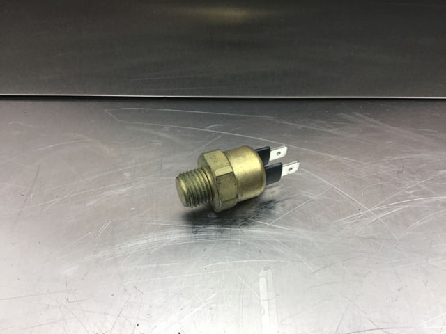 Liebherr Thermal Switch - Engine and parts: picture 1 Liebherr Thermal Switch - Engine and parts: picture 1