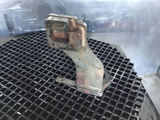 Spare parts Liebherr Bracket Rear Right: picture 6
