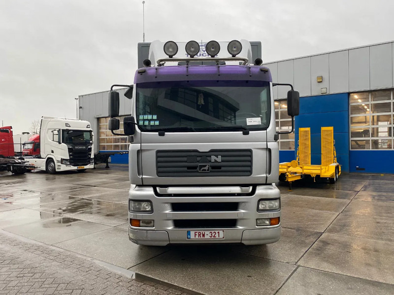 MAN TGA 18.310 / Closed box / Manual Gearbox / Euro 3 - Box truck: picture 2 MAN TGA 18.310 / Closed box / Manual Gearbox / Euro 3 - Box truck: picture 2