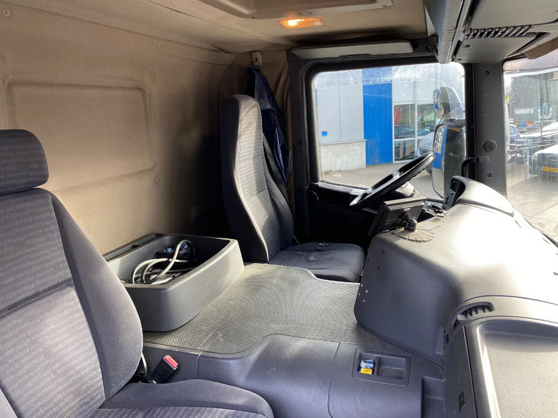 Box truck Scania P310 Frigo Closed Box / Euro 4 / Semi- Automatic: picture 9
