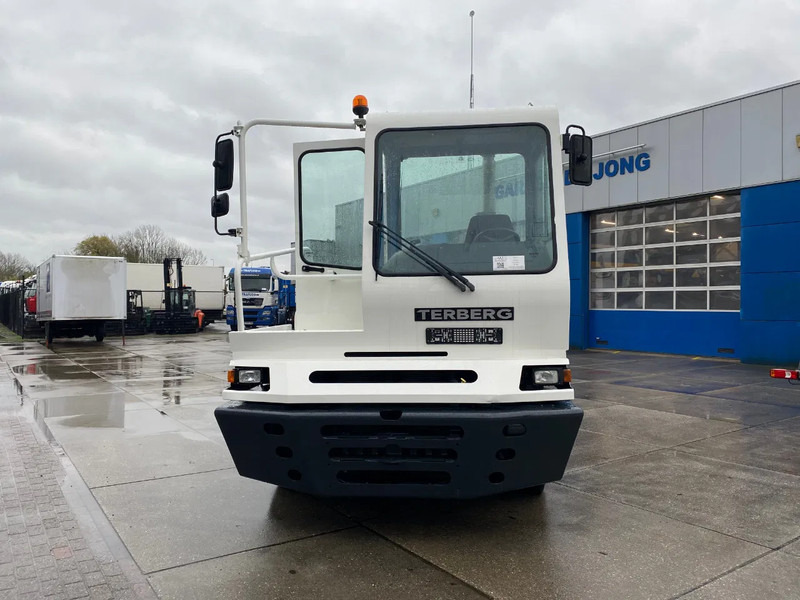 Terberg YT 182 4x2 / Terminal Tractor - Terminal tractor: picture 2 Terberg YT 182 4x2 / Terminal Tractor - Terminal tractor: picture 2