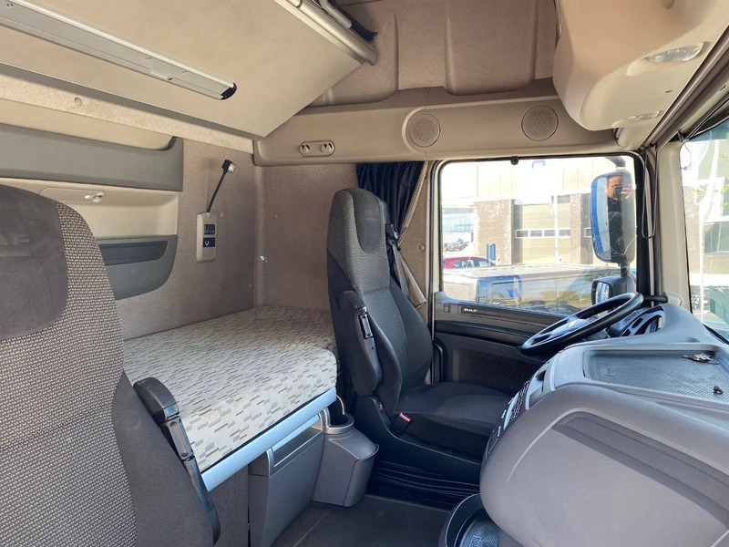 Tractor unit DAF XF 106.460 SSC / Retarder / 2x Tank: picture 10