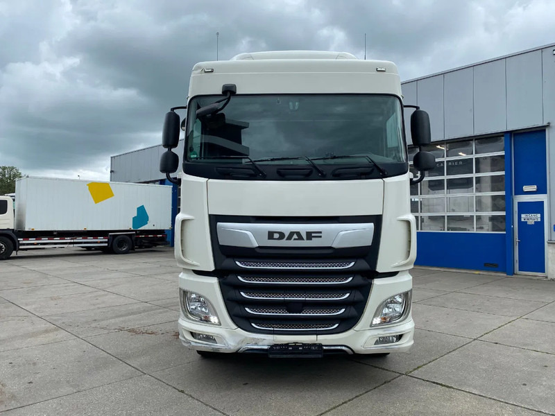 DAF XF 106.480 SC / 6x2/4 / Steering Axle - Tractor unit: picture 2 DAF XF 106.480 SC / 6x2/4 / Steering Axle - Tractor unit: picture 2