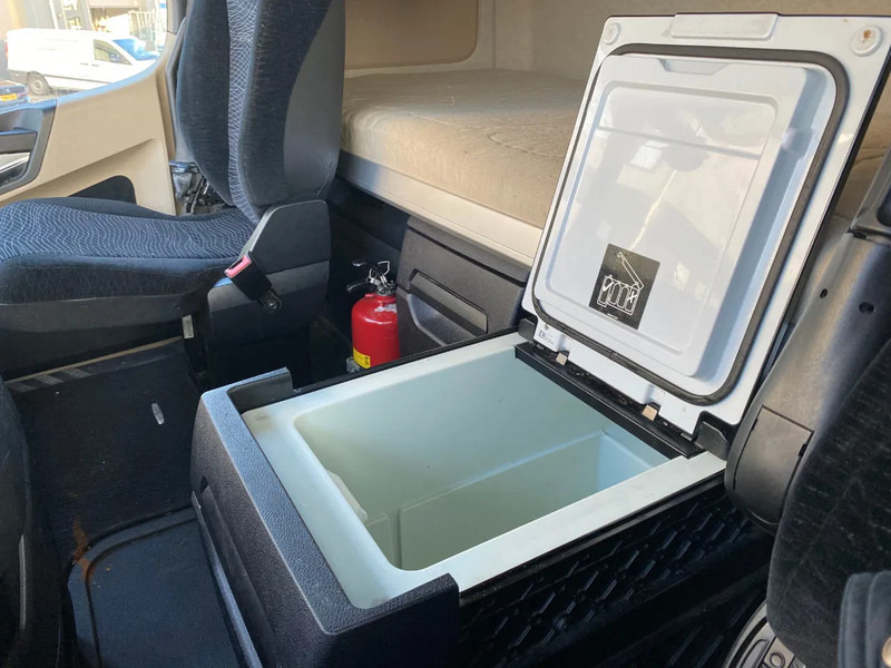 Tractor unit Mercedes-Benz Actros Big space / Automatic: picture 10 Tractor unit Mercedes-Benz Actros Big space / Automatic: picture 10