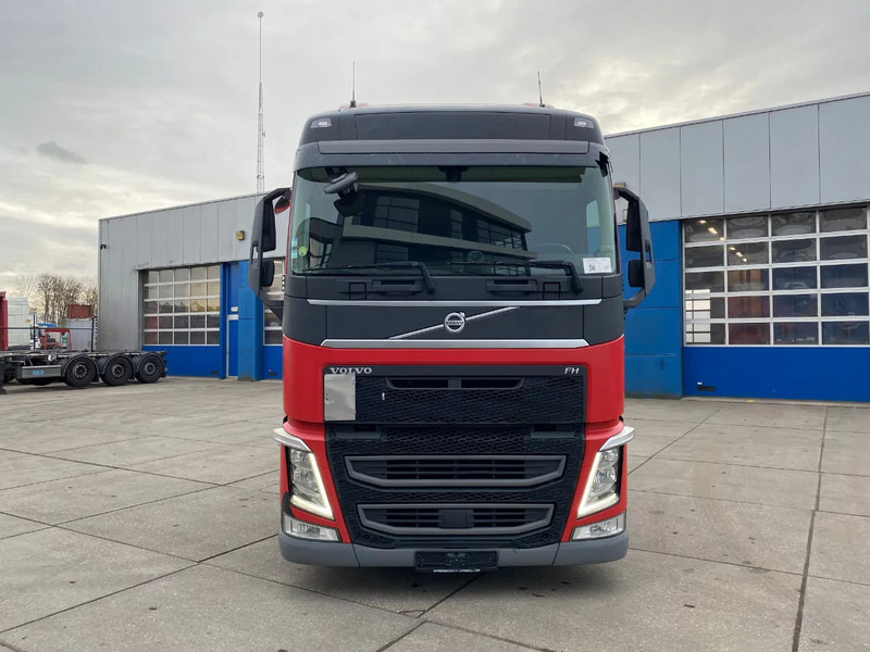 Volvo FH 13.420 Globetrotter / Mega / 2x Tank - Tractor unit: picture 2 Volvo FH 13.420 Globetrotter / Mega / 2x Tank - Tractor unit: picture 2