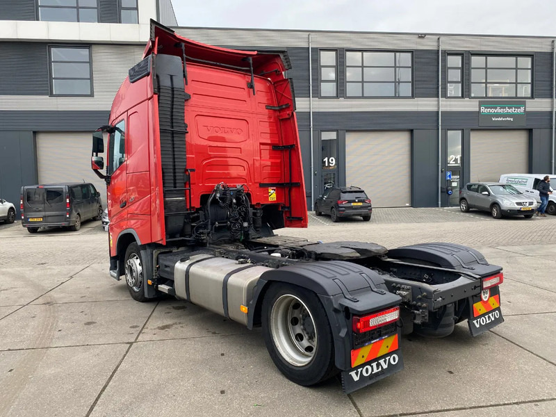 Volvo FH 13.420 Globetrotter / Mega / 2x Tank - Tractor unit: picture 4 Volvo FH 13.420 Globetrotter / Mega / 2x Tank - Tractor unit: picture 4