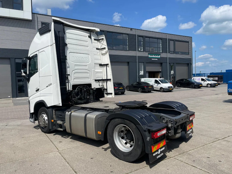 Volvo FH 13.500 Globetrotter XL / I-parkCool / 2x Tank - Tractor unit: picture 4 Volvo FH 13.500 Globetrotter XL / I-parkCool / 2x Tank - Tractor unit: picture 4