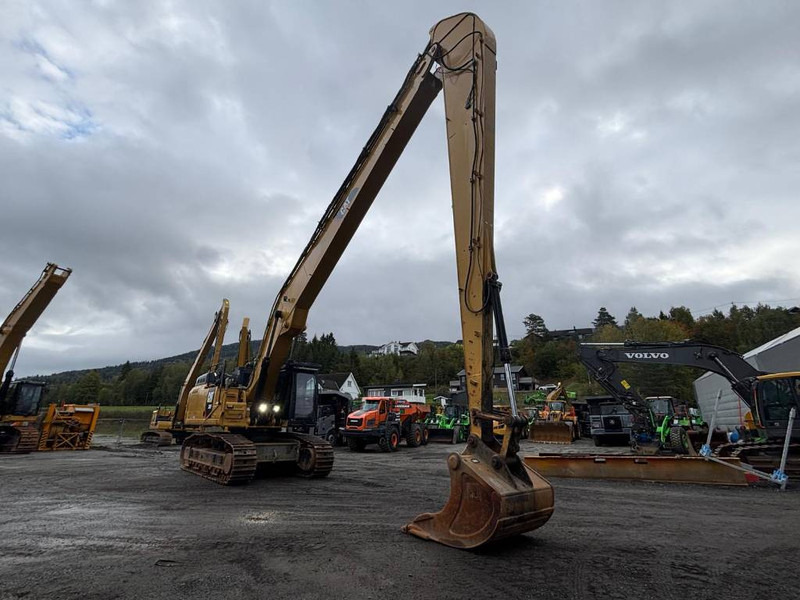 Cat 352 F - Crawler excavator: picture 2 Cat 352 F - Crawler excavator: picture 2