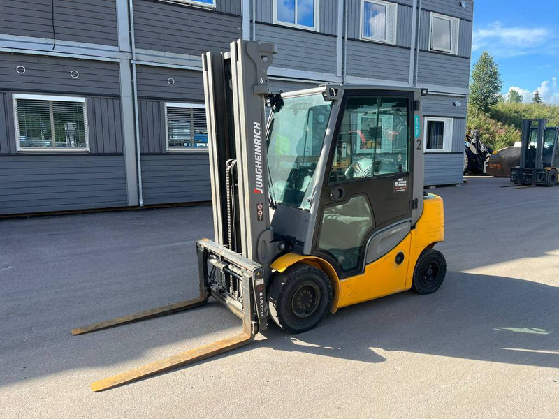 Jungheinrich DFG 425 S - Diesel forklift: picture 1 Jungheinrich DFG 425 S - Diesel forklift: picture 1