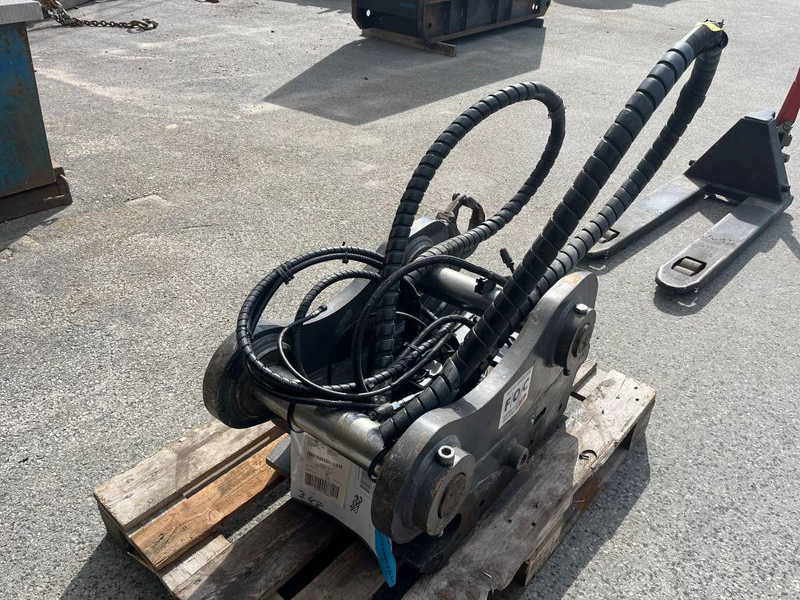 SMP ST28 / FOC70 - Quick coupler for Construction machinery: picture 5 SMP ST28 / FOC70 - Quick coupler for Construction machinery: picture 5