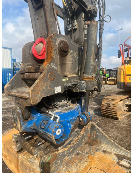 Crawler excavator Volvo ECR 235 EL: picture 8