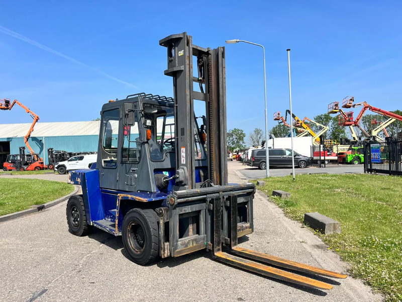 Caterpillar DP70 - Diesel forklift: picture 3 Caterpillar DP70 - Diesel forklift: picture 3
