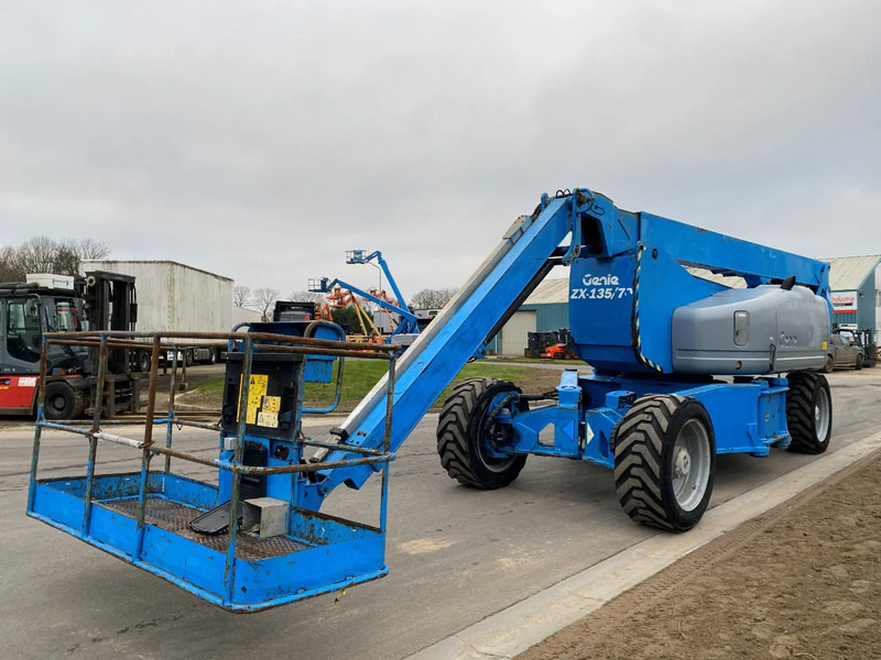 Genie ZX135/70 - Articulated boom: picture 5 Genie ZX135/70 - Articulated boom: picture 5
