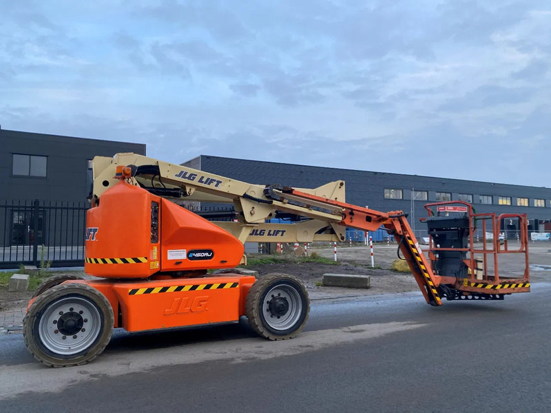 Articulated boom JLG E450AJ: picture 8