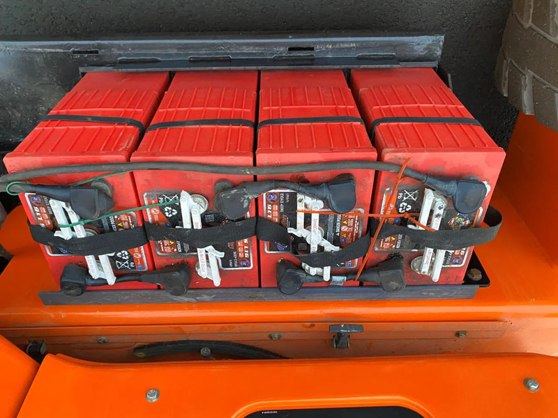 Articulated boom JLG E450AJ: picture 11