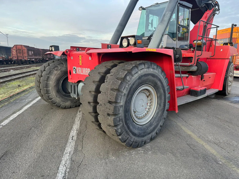 Kalmar DRF450-65S5 - Reach stacker: picture 3 Kalmar DRF450-65S5 - Reach stacker: picture 3