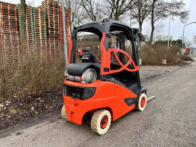 LPG forklift Linde H18T-01: picture 6