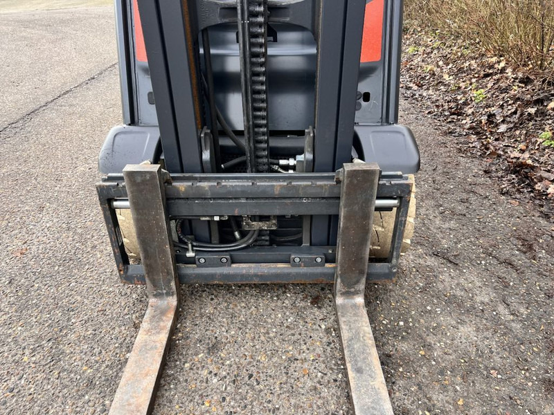 LPG forklift Linde H18T-01: picture 9