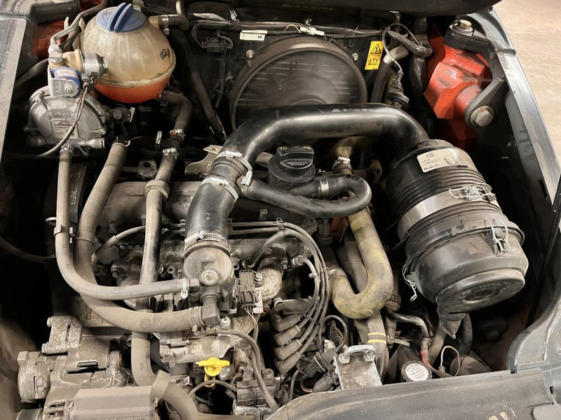 LPG forklift Linde H18T-01: picture 13