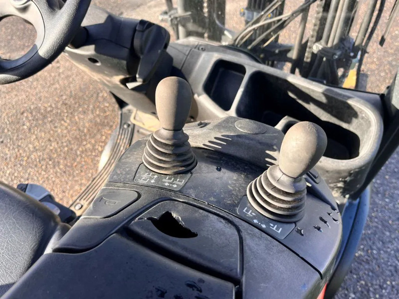 LPG forklift Linde H20T-01: picture 13 LPG forklift Linde H20T-01: picture 13