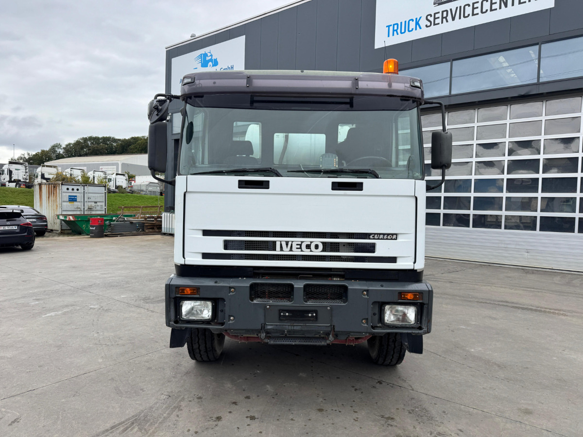 IVECO 440 Cursor 8x4 Liebherr - Concrete mixer truck: picture 2 IVECO 440 Cursor 8x4 Liebherr - Concrete mixer truck: picture 2