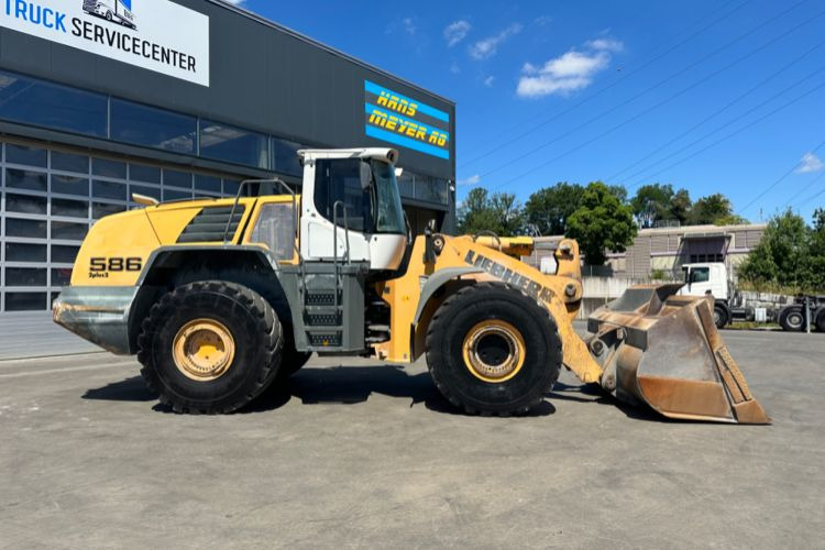 Liebherr 586 2plus2 - Wheel loader: picture 3 Liebherr 586 2plus2 - Wheel loader: picture 3