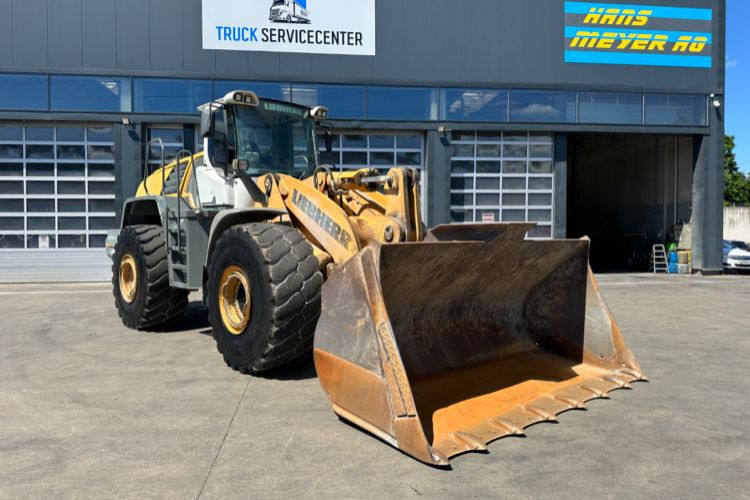 Liebherr 586 2plus2 - Wheel loader: picture 4 Liebherr 586 2plus2 - Wheel loader: picture 4