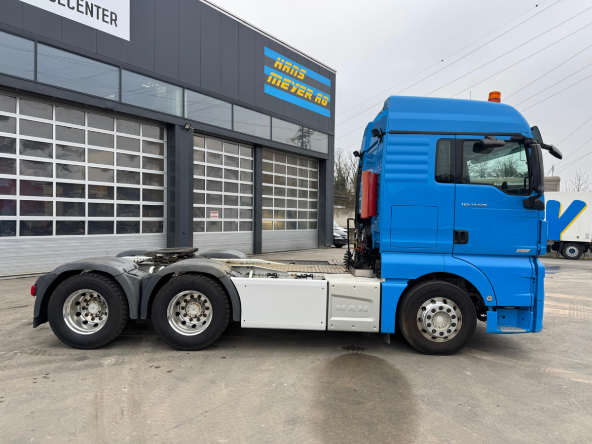 MAN TGX 33.520 6x4 - Tractor unit: picture 4 MAN TGX 33.520 6x4 - Tractor unit: picture 4