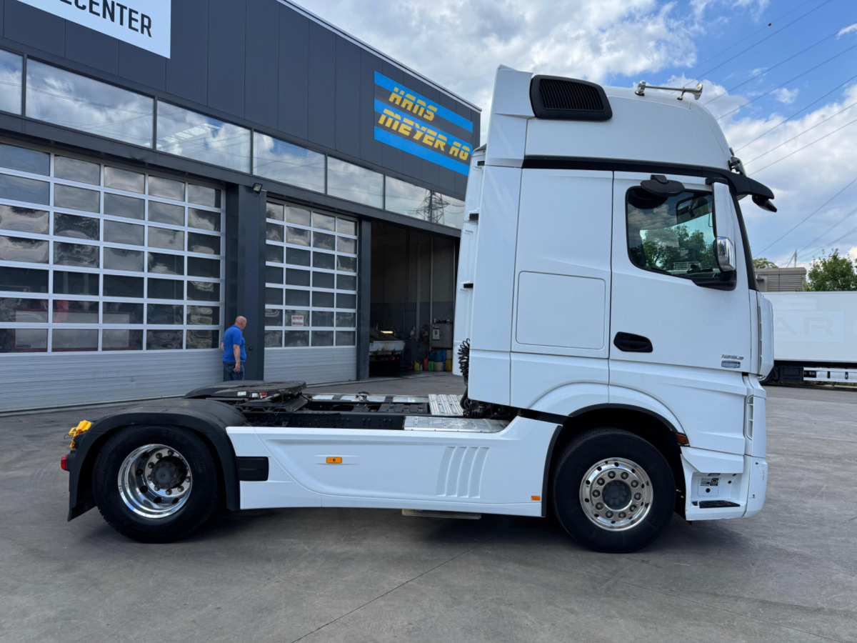 MERCEDES Actros 1853 4x2 - Tractor unit: picture 4 MERCEDES Actros 1853 4x2 - Tractor unit: picture 4