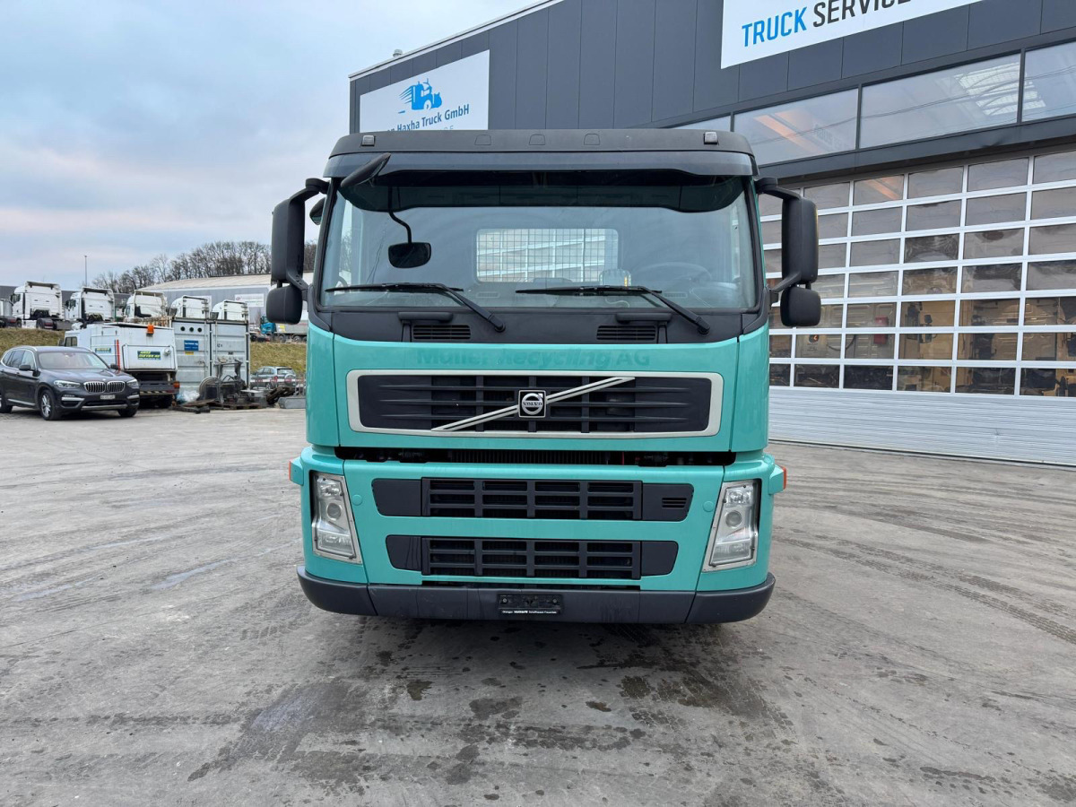 VOLVO FM-400 4x2 UT GIGANT 18T - Skip loader truck: picture 2 VOLVO FM-400 4x2 UT GIGANT 18T - Skip loader truck: picture 2