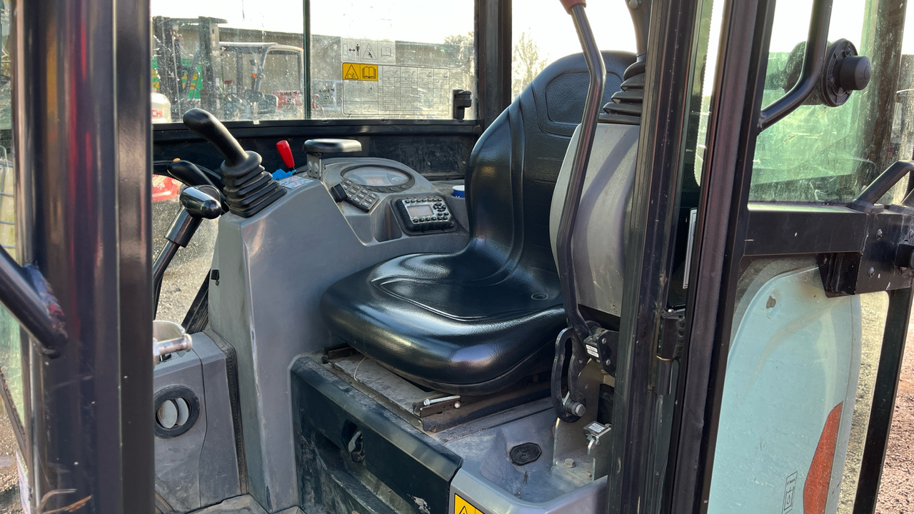 BOBCAT E17 - Mini excavator: picture 5 BOBCAT E17 - Mini excavator: picture 5